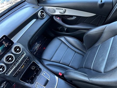 Used 2021 Mercedes-Benz GLC 300 GLC 300 image 25