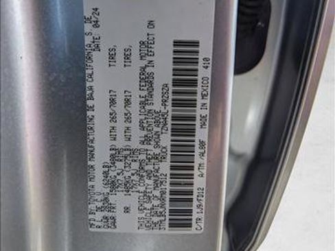 Used 2024 Toyota Tacoma TRD Off-Road image 17