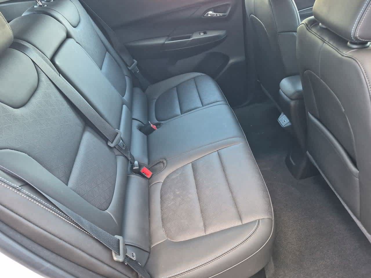 Used 2023 Chevrolet Bolt LT w/ Infotainment Package FWD image 20