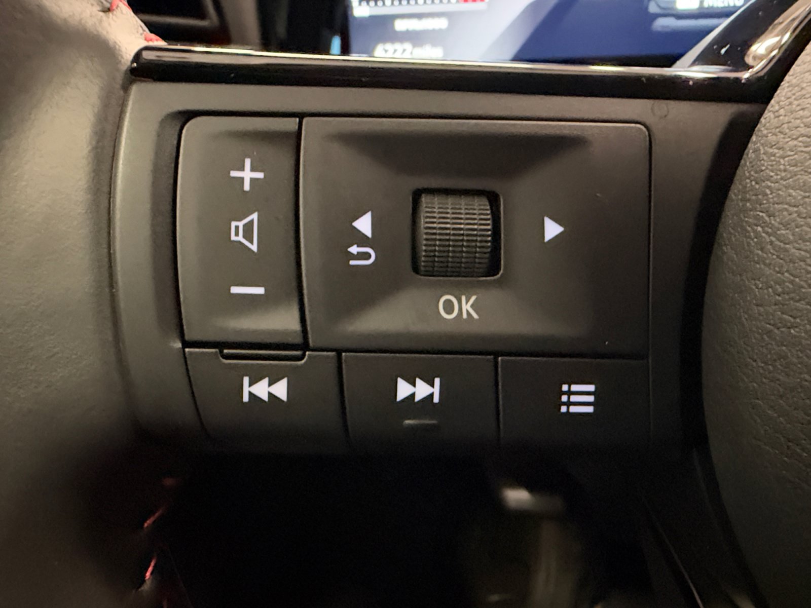 Used 2026 Nissan Kicks SR FWD image 18