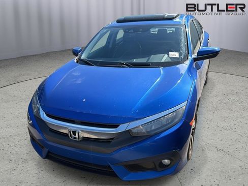 Used 2016 Honda Civic Touring image 3