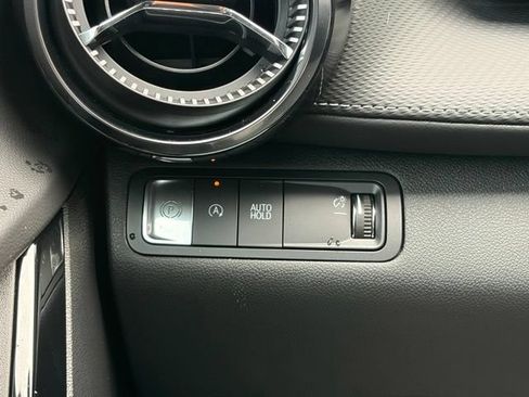 Used 2025 Chevrolet Equinox LT FWD image 19