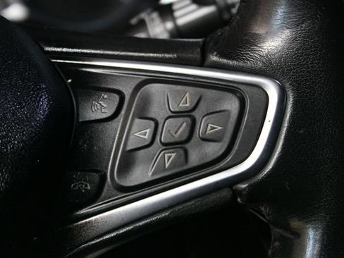 Used 2019 Chevrolet Equinox LT w/ Driver Convenience Package FWD image 14