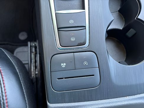 Used 2025 Ford Escape ST-Line Select AWD/4WD image 24