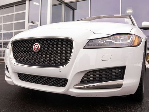 Used 2017 Jaguar XF Premium AWD/4WD image 13