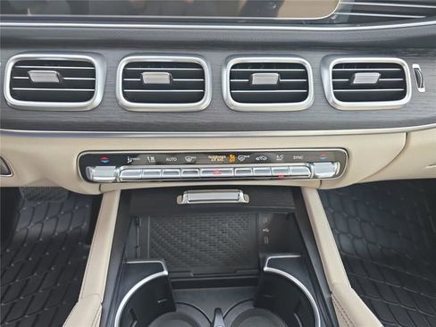 Used 2025 Mercedes-Benz GLE 350 4MATIC image 31