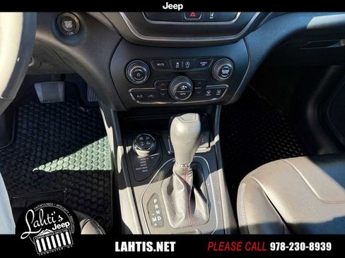 Certified 2022 Jeep Cherokee Trailhawk w/ Sun, Sound & Nav Group image 9