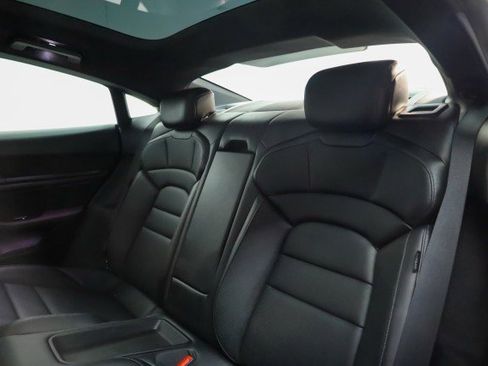 Used 2021 Porsche Taycan 4S w/ Premium Package image 18