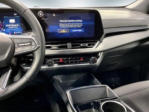 Used 2025 Chevrolet Equinox LT image 10