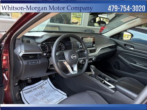 Used 2025 Nissan Altima 2.5 SV FWD image 10