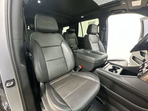 Used 2024 Chevrolet Tahoe High Country w/ Premium Package AWD/4WD image 28