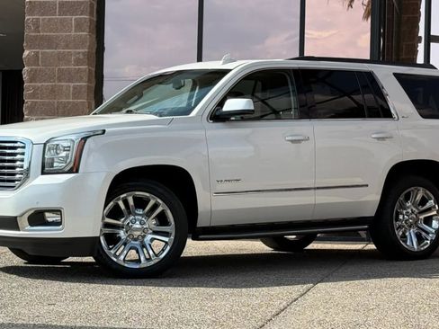 Used 2017 GMC Yukon SLT w/ Premium Edition AWD/4WD image 3