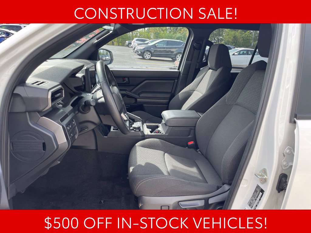 Used 2025 Toyota 4Runner SR5 AWD/4WD image 8