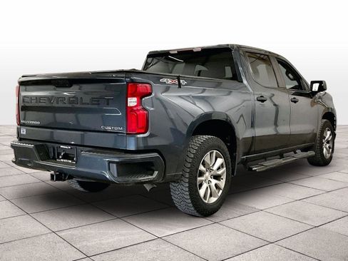 Used 2020 Chevrolet Silverado 1500 Custom w/ Custom Value Package image 11