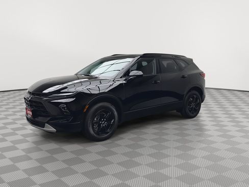 New 2025 Chevrolet Blazer LT w/ Midnight/Sport Edition image 34