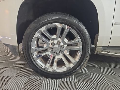 Used 2017 GMC Yukon SLT w/ Premium Edition RWD image 7
