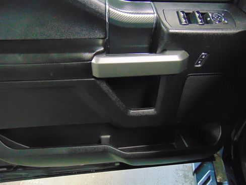 Used 2018 Ford F150 XLT w/ Equipment Group 302A Luxury image 7