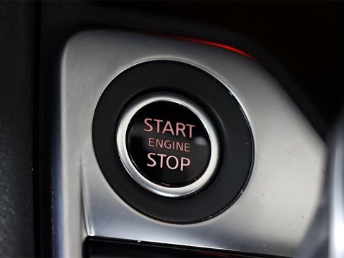 Used 2025 Nissan Sentra SR image 19