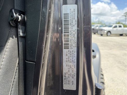 Used 2020 Jeep Wrangler Unlimited Rubicon AWD/4WD image 37