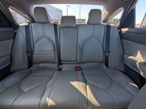 Used 2019 Toyota Avalon Touring w/ Advanced Safety Package image 24