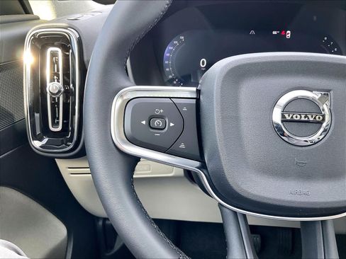 New 2026 Volvo XC40 B5 Plus w/ Protection Package Premier AWD/4WD image 17
