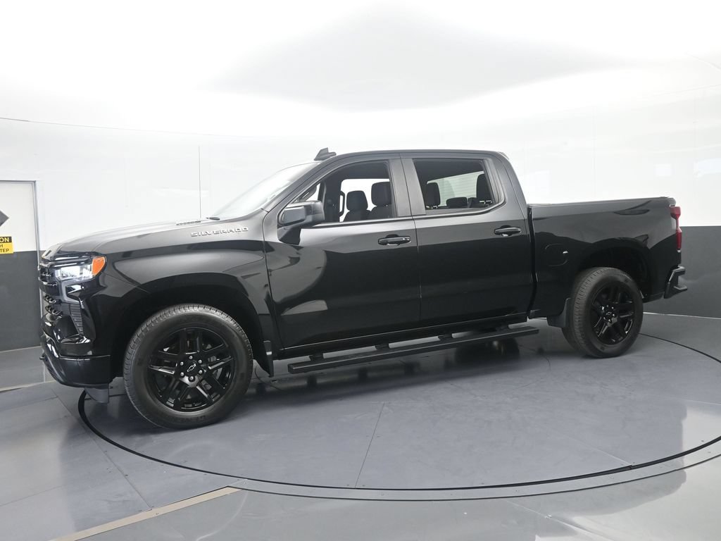 Used 2024 Chevrolet Silverado 1500 RST RWD image 2