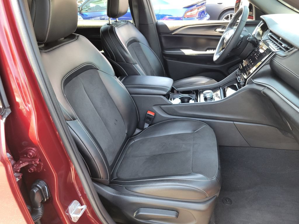 Used 2023 Jeep Grand Cherokee L Laredo AWD/4WD image 20