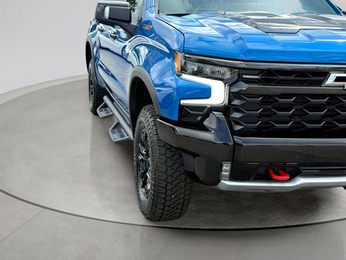 Used 2022 Chevrolet Silverado 1500 ZR2 w/ Technology Package image 10
