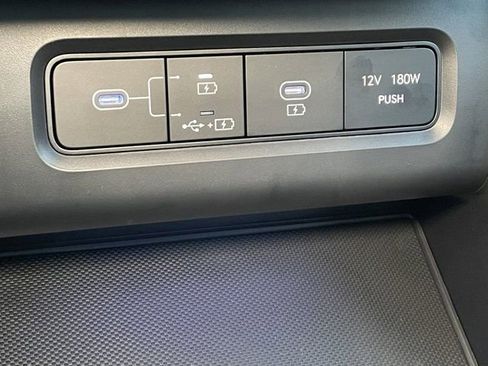 New 2025 Hyundai Tucson Limited image 18