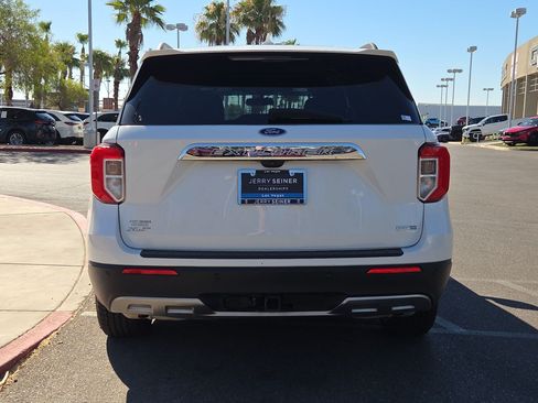 Used 2020 Ford Explorer XLT w/ Equipment Group 202A AWD/4WD image 4