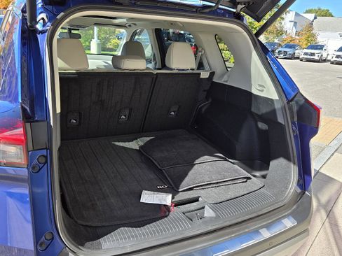 Used 2023 Nissan Rogue SV w/ SV Premium Package image 22