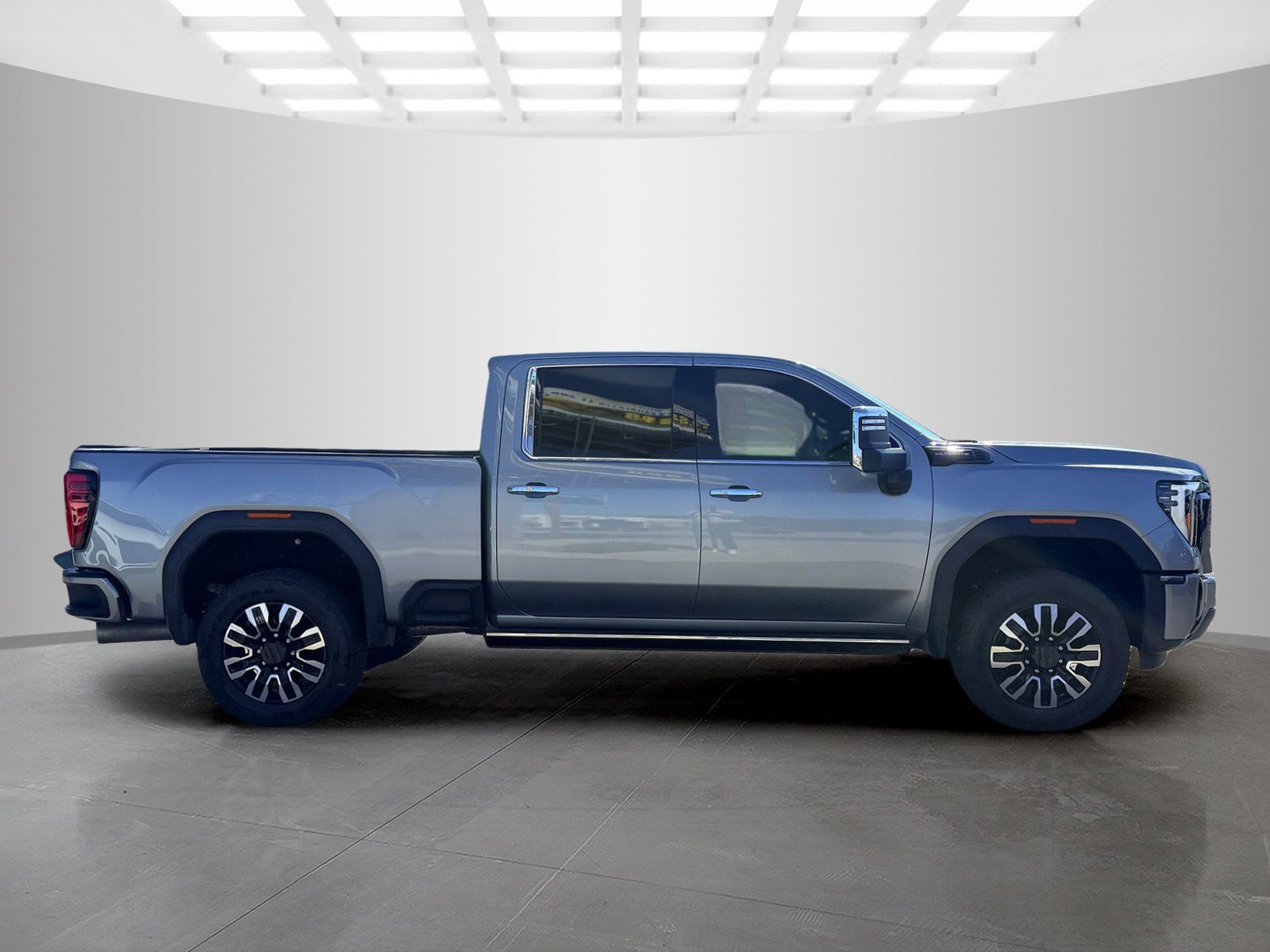 Used 2024 GMC Sierra 2500 Denali Ultimate AWD/4WD image 4