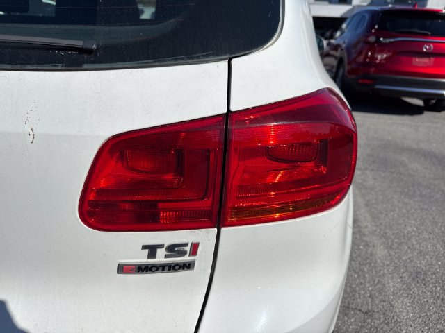 Used 2018 Volkswagen Tiguan Limited w/ Premium Package AWD/4WD image 16