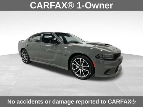 Used 2023 Dodge Charger R/T w/ Technology Group RWD image 3