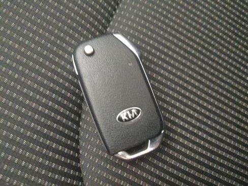 Used 2021 Kia Forte LXS FWD image 32