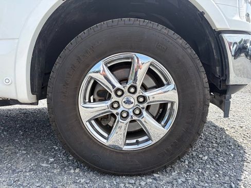 Used 2019 Ford F150 Lariat w/ Equipment Group 502A Luxury AWD/4WD image 15