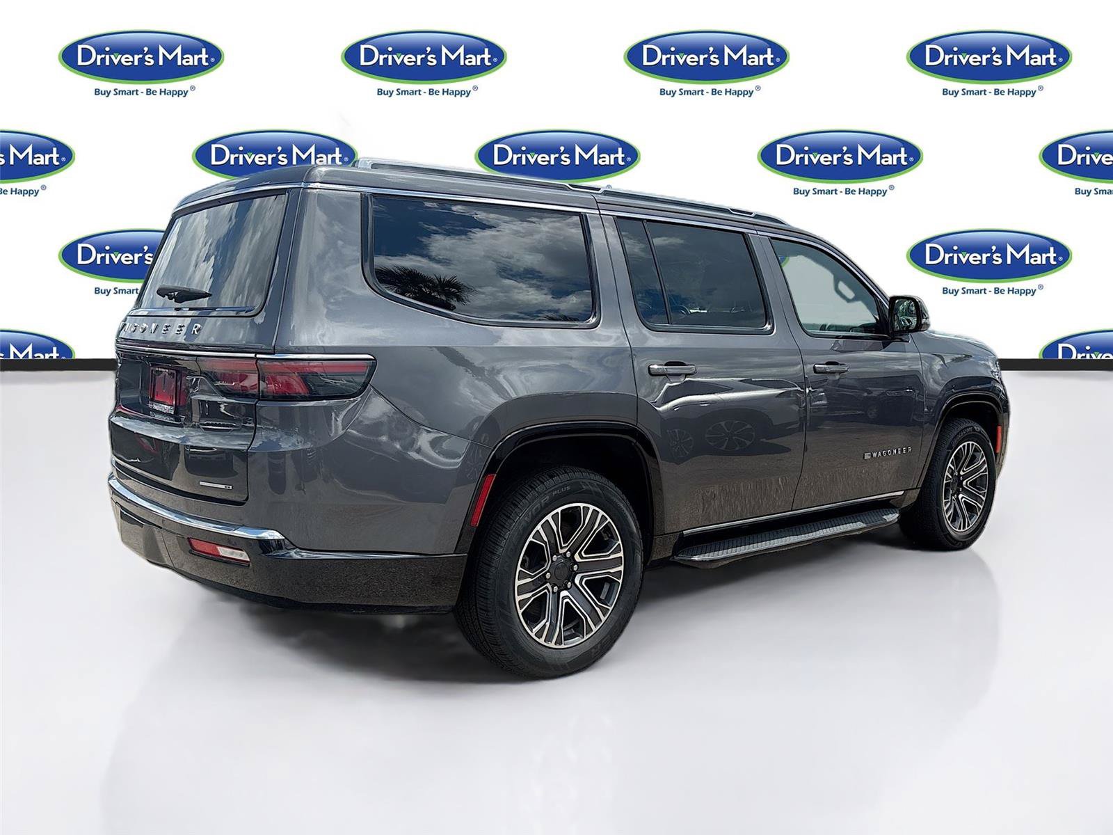 Used 2024 Jeep Wagoneer Series II w/ Flexible Seating Group RWD image 7