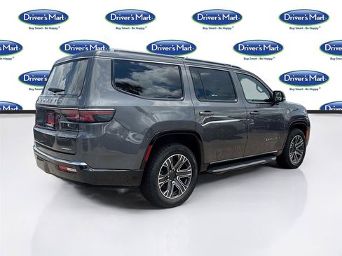 Used 2024 Jeep Wagoneer Series II w/ Flexible Seating Group RWD image 7