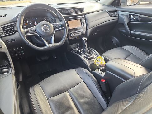Used 2019 Nissan Rogue SL image 3