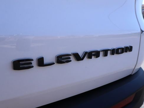 Used 2025 GMC Acadia Elevation image 27