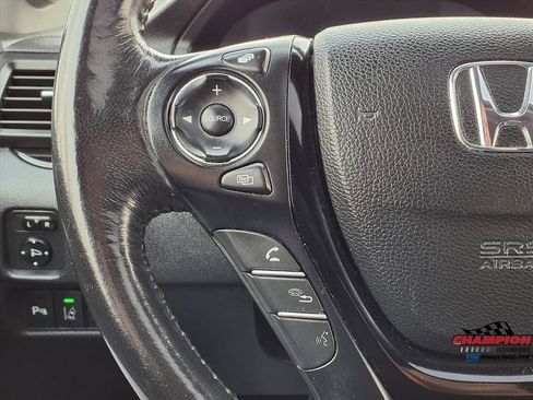 Used 2016 Honda Pilot Touring image 25