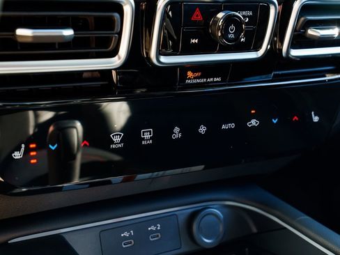 New 2026 Nissan Sentra SR w/ SR Premium Package image 16