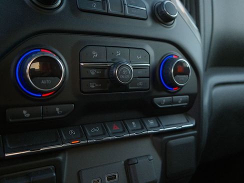 Used 2021 Chevrolet Silverado 1500 LT image 19