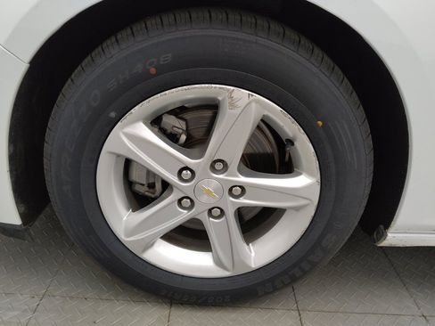 Used 2023 Chevrolet Malibu LS FWD image 31
