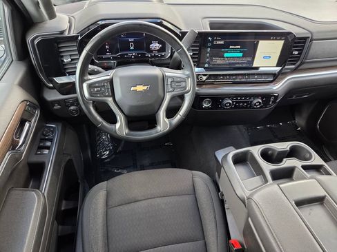 Used 2024 Chevrolet Silverado 1500 LT AWD/4WD image 9