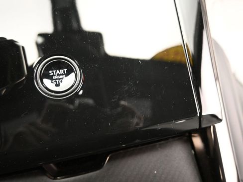 Used 2025 Land Rover Range Rover Sport SV Edition Two image 38