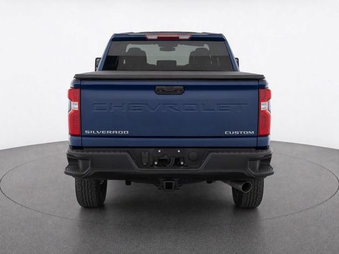 Used 2022 Chevrolet Silverado 2500 Custom w/ Custom Value Package AWD/4WD image 7