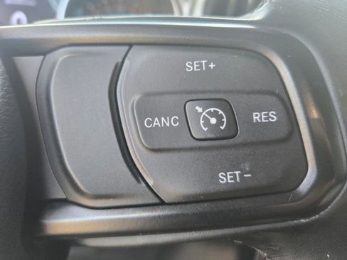 Used 2020 Jeep Wrangler Sport AWD/4WD image 12