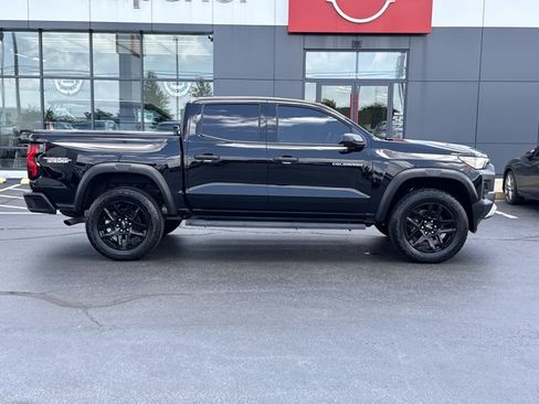 Used 2024 Chevrolet Colorado Trail Boss AWD/4WD image 2