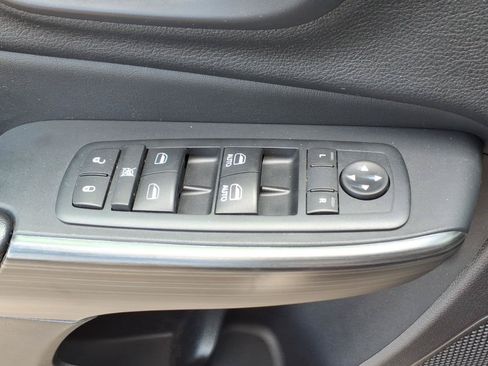 Used 2016 Jeep Cherokee Trailhawk w/ Leather Interior Group AWD/4WD image 24